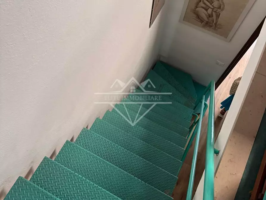 Immagine 30 di Villetta a schiera in vendita  a Carrara