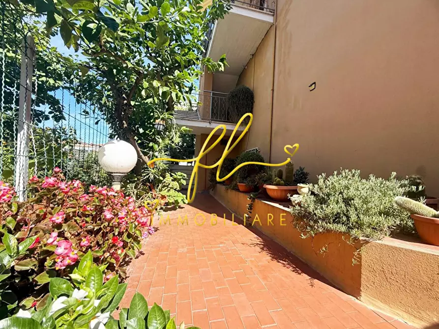 Immagine 23 di Appartamento in vendita  a Cecina