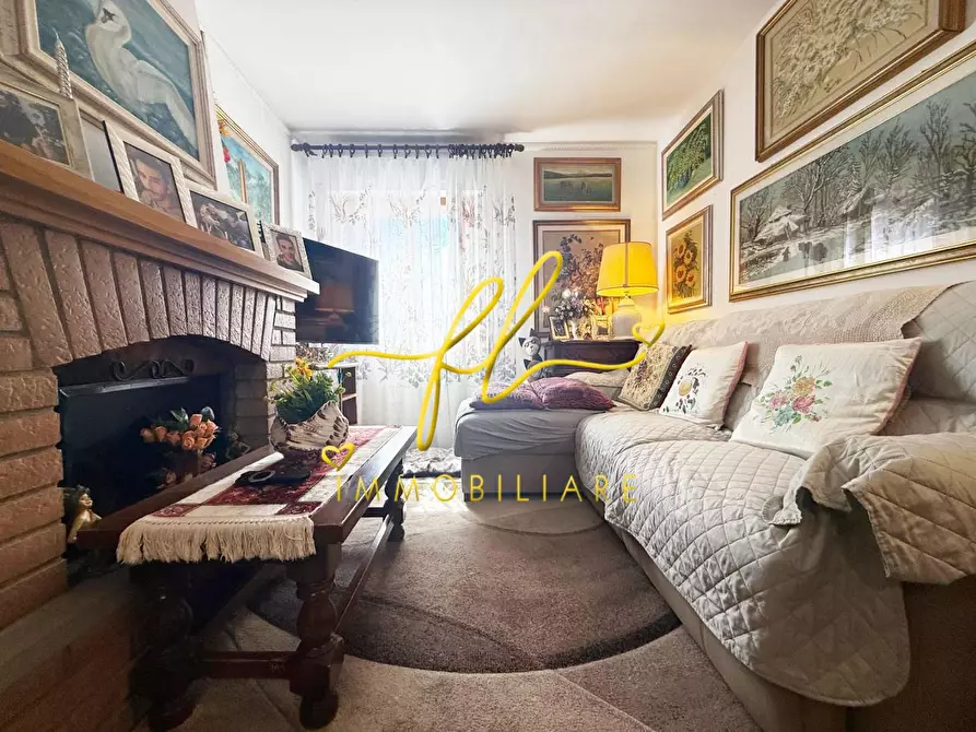 Immagine 2 di Appartamento in vendita  a Cecina