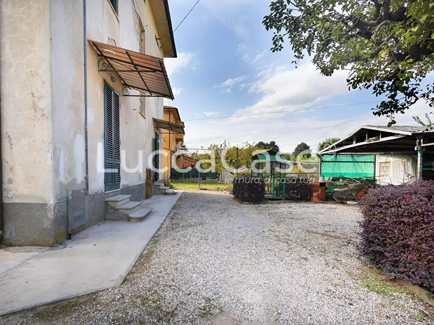 Immagine 7 di Casa indipendente in vendita  a Lucca