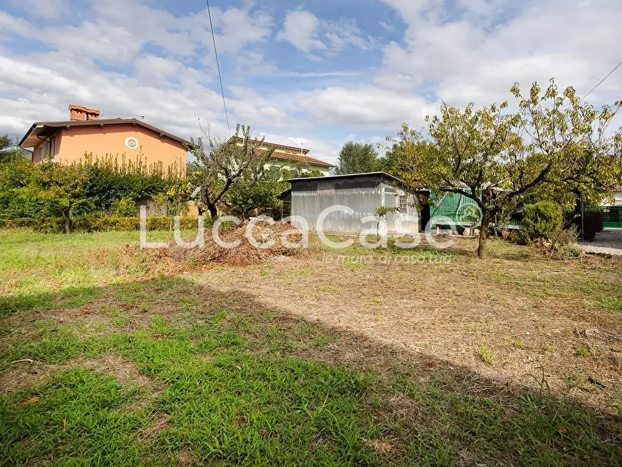 Immagine 11 di Casa indipendente in vendita  a Lucca