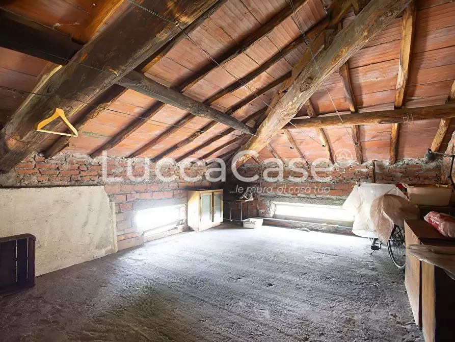 Immagine 24 di Casa indipendente in vendita  a Lucca