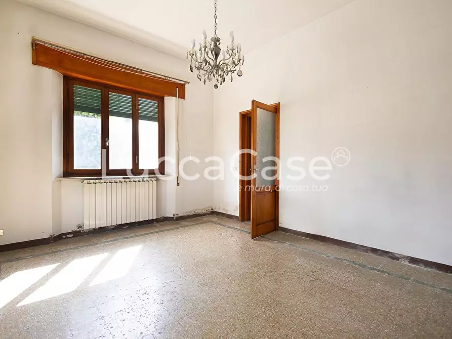 Immagine 17 di Casa indipendente in vendita  a Lucca