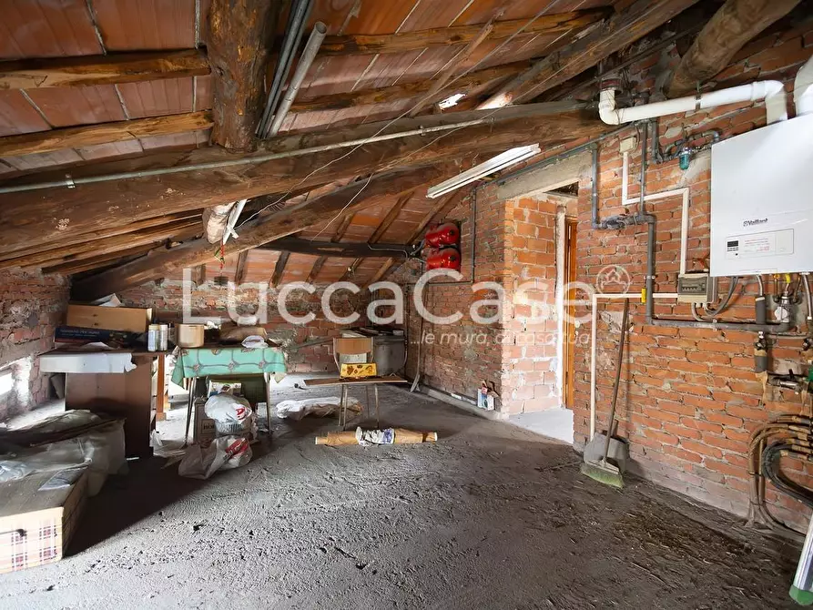 Immagine 25 di Casa indipendente in vendita  a Lucca