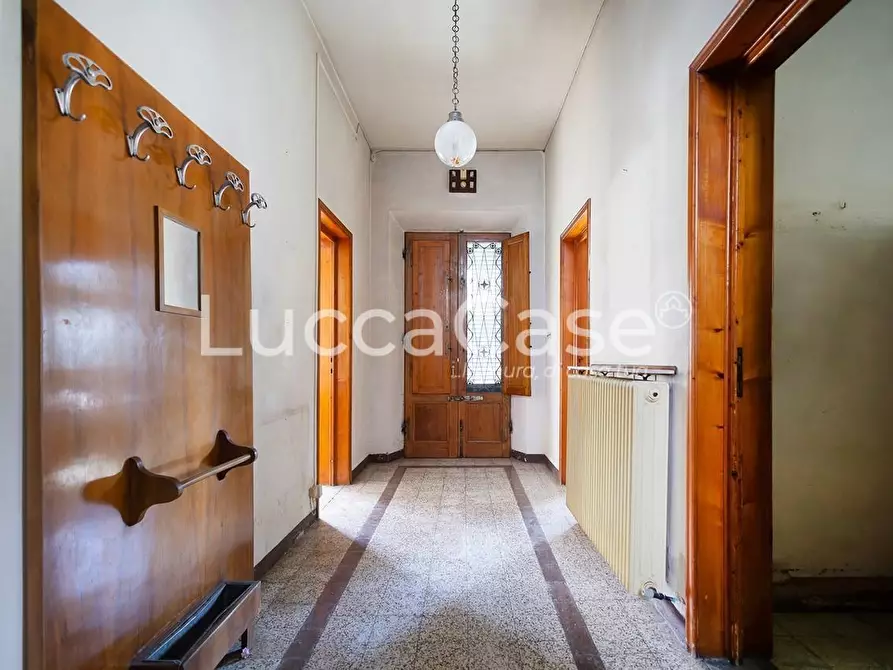 Immagine 12 di Casa indipendente in vendita  a Lucca