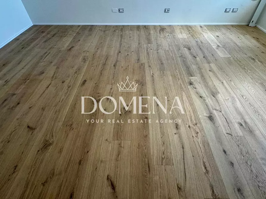 Immagine 12 di Appartamento in vendita  a Siena