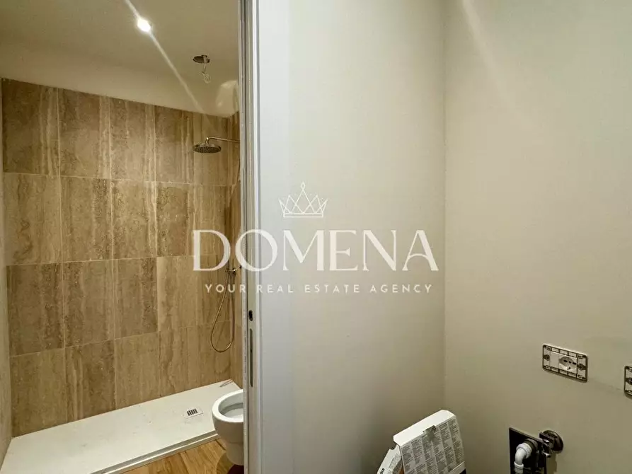 Immagine 9 di Appartamento in vendita  a Siena