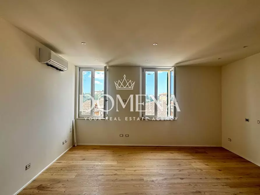 Immagine 7 di Appartamento in vendita  a Siena