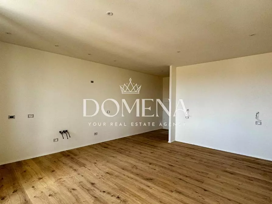 Immagine 4 di Appartamento in vendita  a Siena