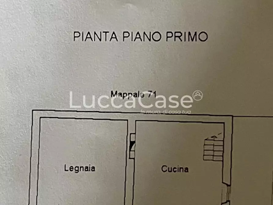 Immagine 1 di Rustico / casale in vendita  a Lucca