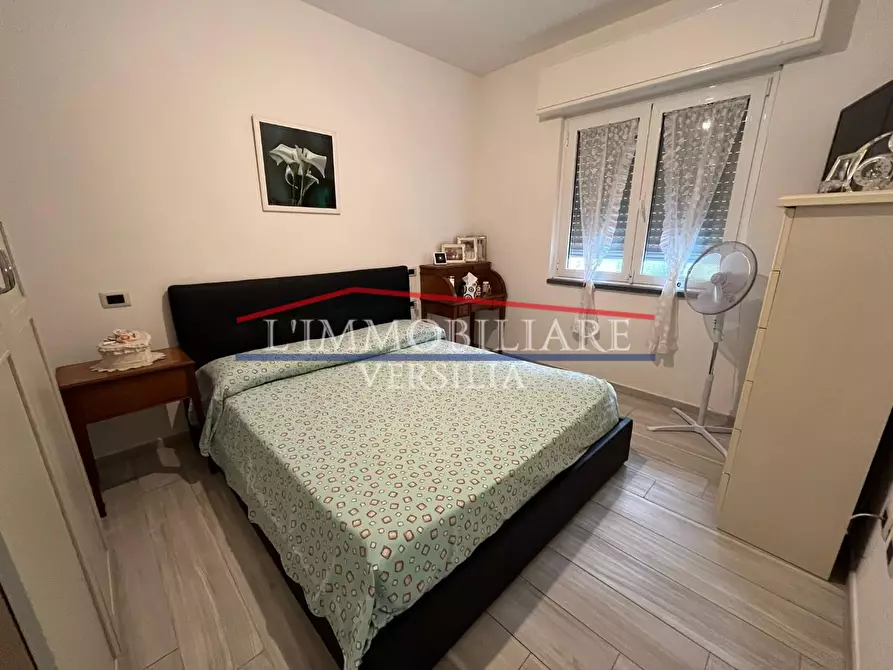 Immagine 29 di Villa in vendita  a Massa