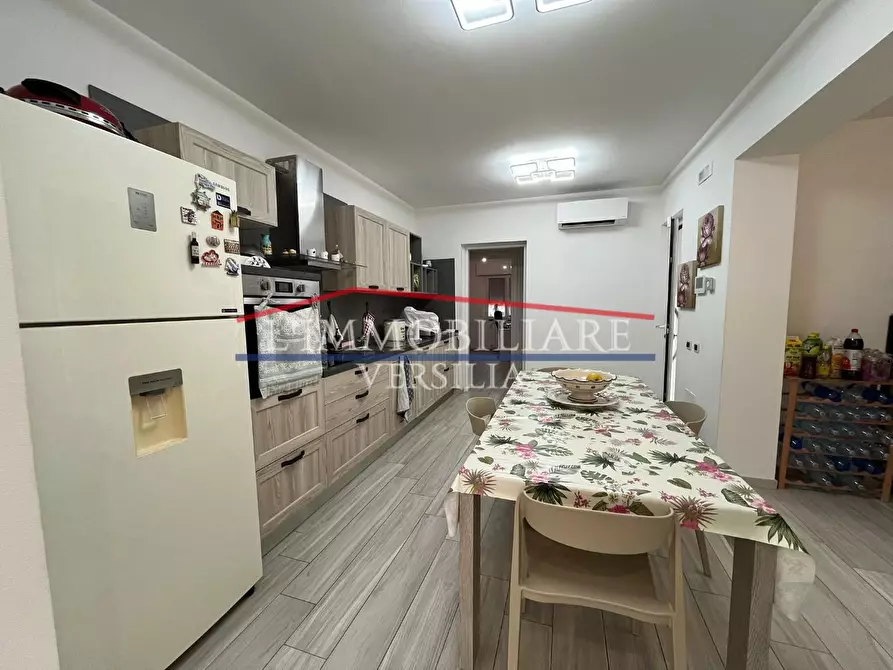 Immagine 16 di Villa in vendita  a Massa