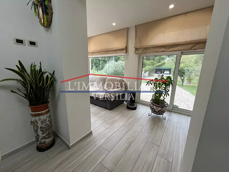 Immagine 24 di Villa in vendita  a Massa