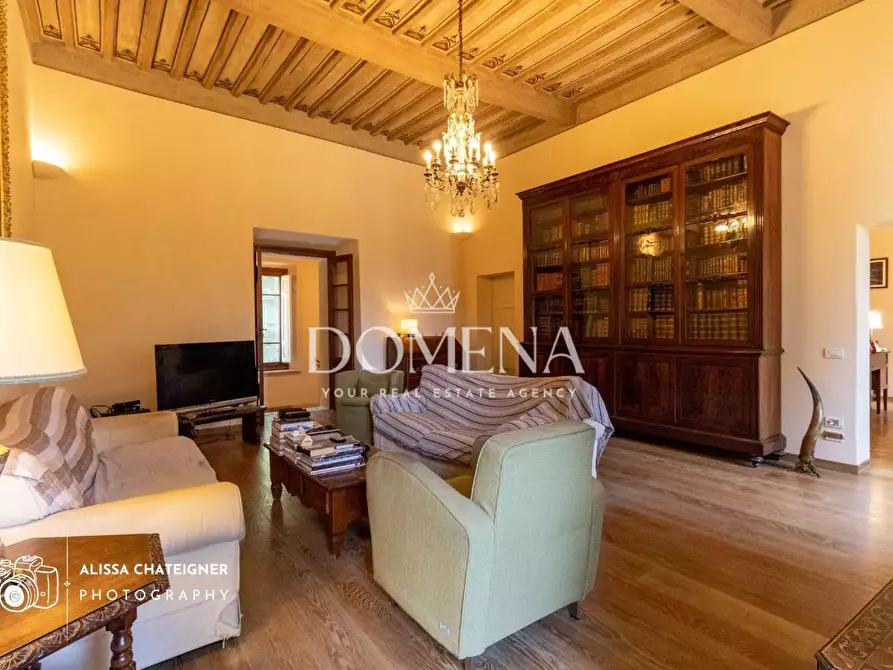 Immagine 19 di Villa in vendita  a Siena