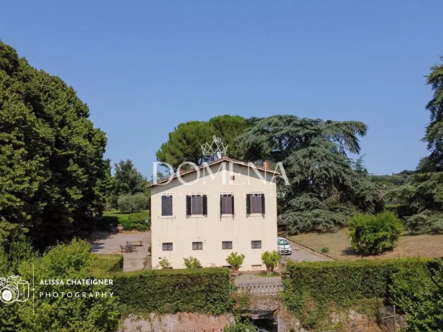 Immagine 6 di Villa in vendita  a Siena