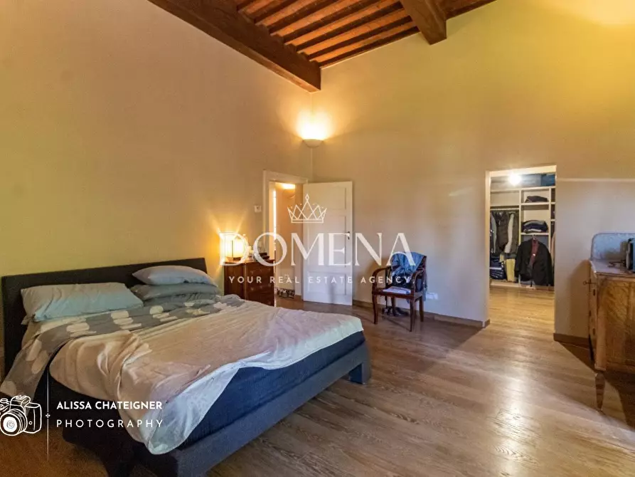 Immagine 23 di Villa in vendita  a Siena