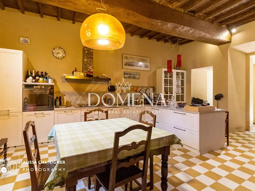 Immagine 11 di Villa in vendita  a Siena