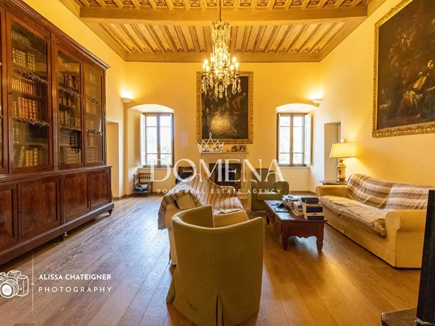 Immagine 1 di Villa in vendita  a Siena
