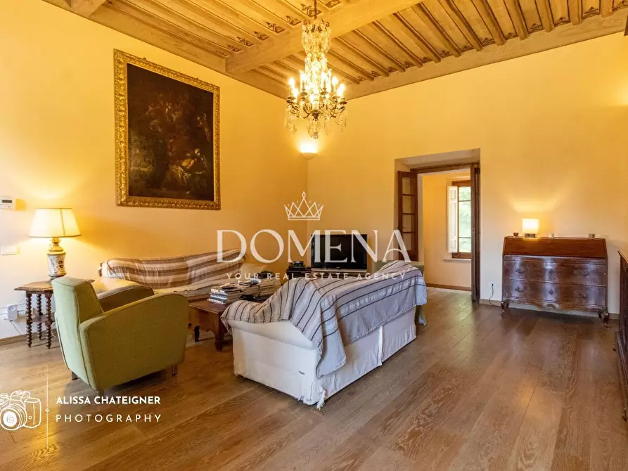 Immagine 18 di Villa in vendita  a Siena