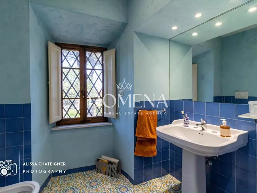 Immagine 25 di Villa in vendita  a Siena