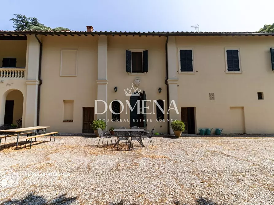 Immagine 8 di Villa in vendita  a Siena