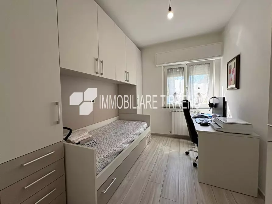 Immagine 13 di Villa in vendita  a Massa