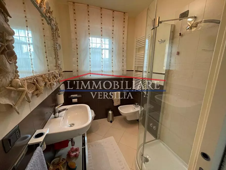 Immagine 27 di Casa bifamiliare in vendita  a Montignoso