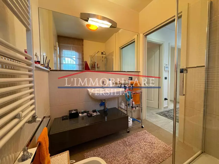 Immagine 37 di Casa bifamiliare in vendita  a Montignoso