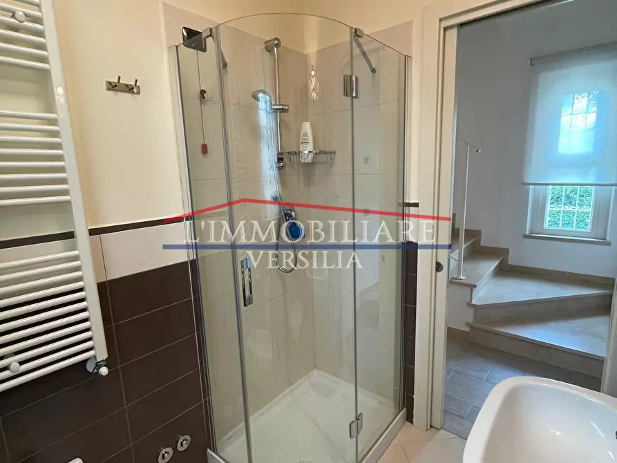 Immagine 29 di Casa bifamiliare in vendita  a Montignoso