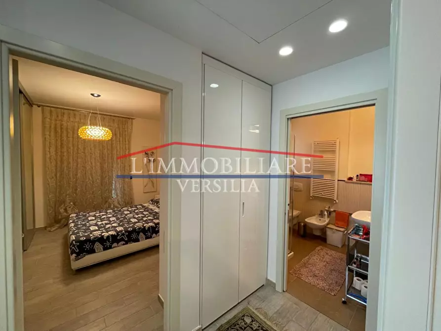 Immagine 35 di Casa bifamiliare in vendita  a Montignoso