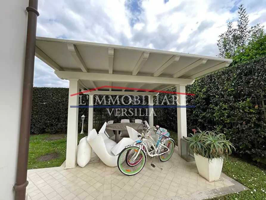 Immagine 16 di Casa bifamiliare in vendita  a Montignoso