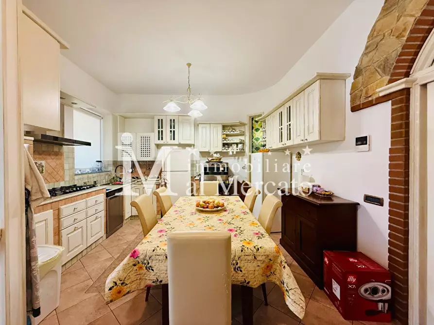 Immagine 25 di Villa in vendita  a Viareggio