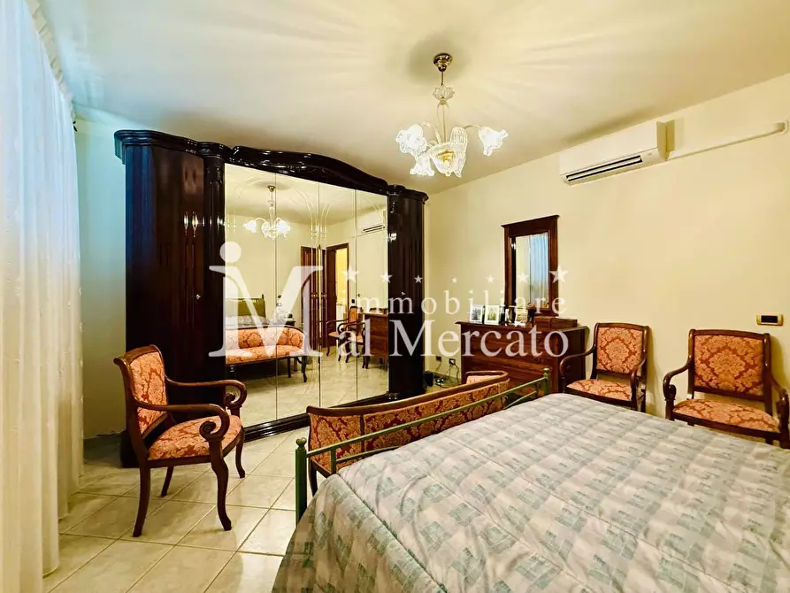 Immagine 39 di Villa in vendita  a Viareggio