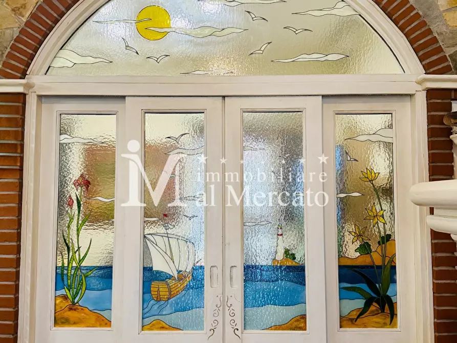 Immagine 16 di Villa in vendita  a Viareggio