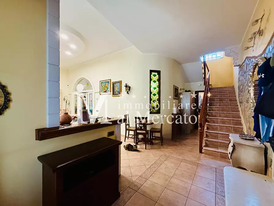 Immagine 4 di Villa in vendita  a Viareggio