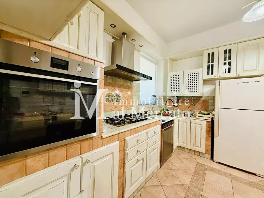 Immagine 23 di Villa in vendita  a Viareggio