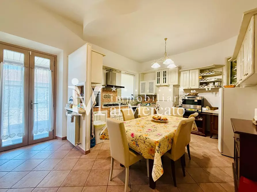 Immagine 26 di Villa in vendita  a Viareggio