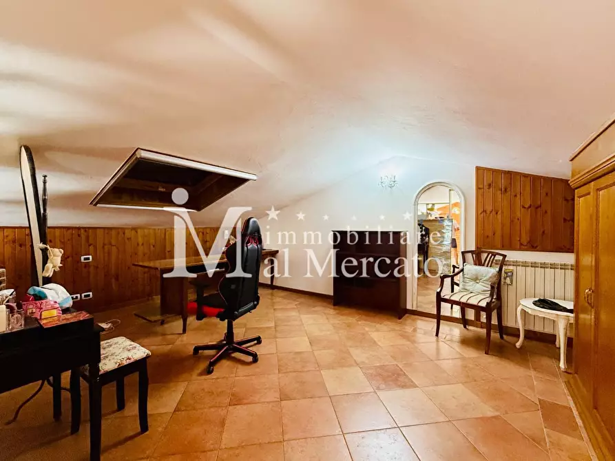 Immagine 47 di Villa in vendita  a Viareggio