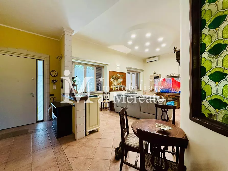 Immagine 6 di Villa in vendita  a Viareggio