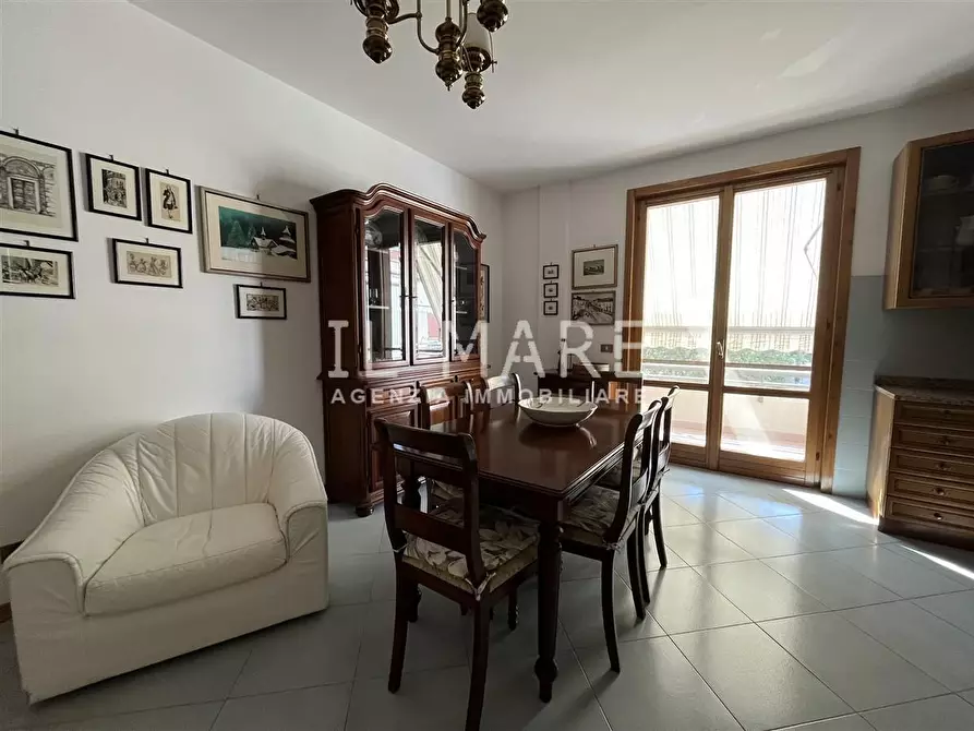 Immagine 3 di Appartamento in vendita  a Massa