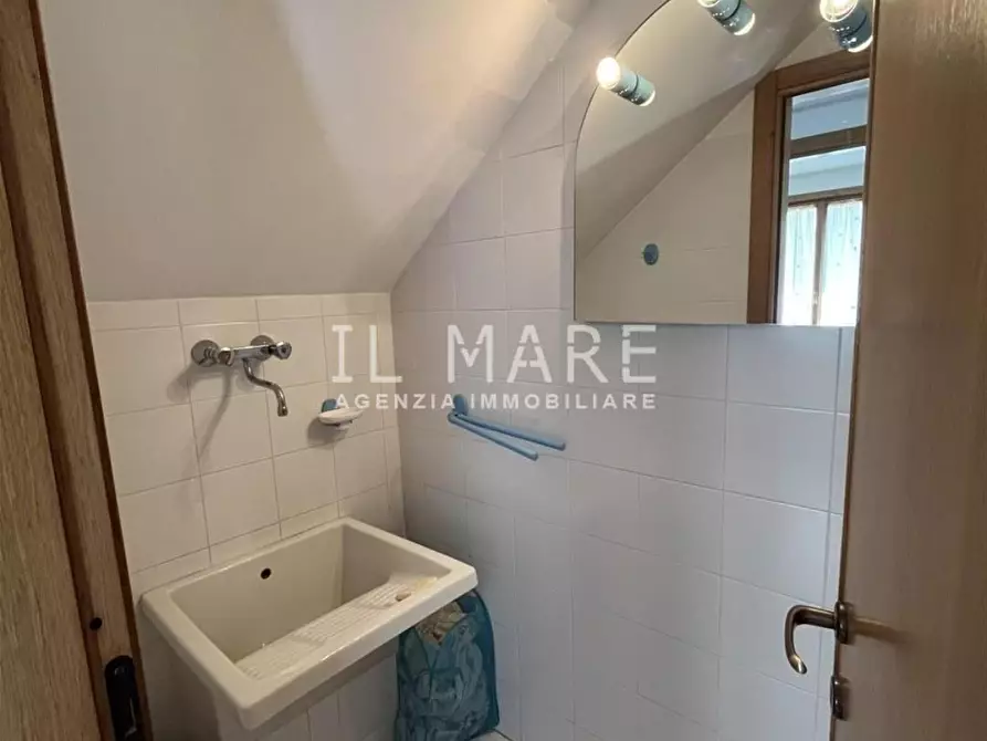 Immagine 22 di Appartamento in vendita  a Massa