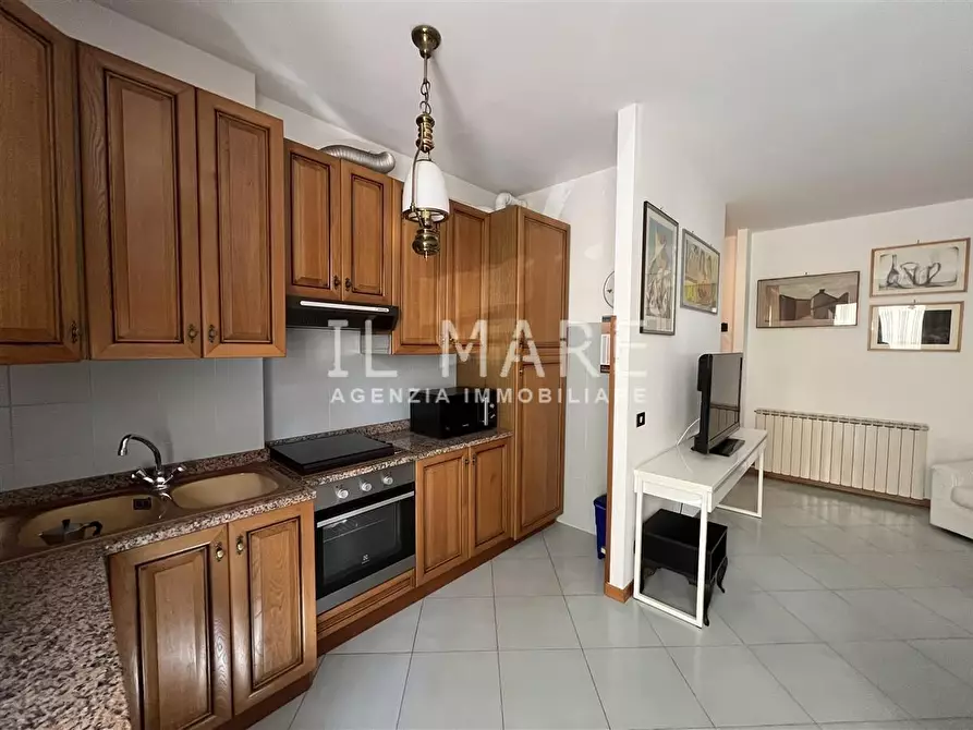 Immagine 8 di Appartamento in vendita  a Massa