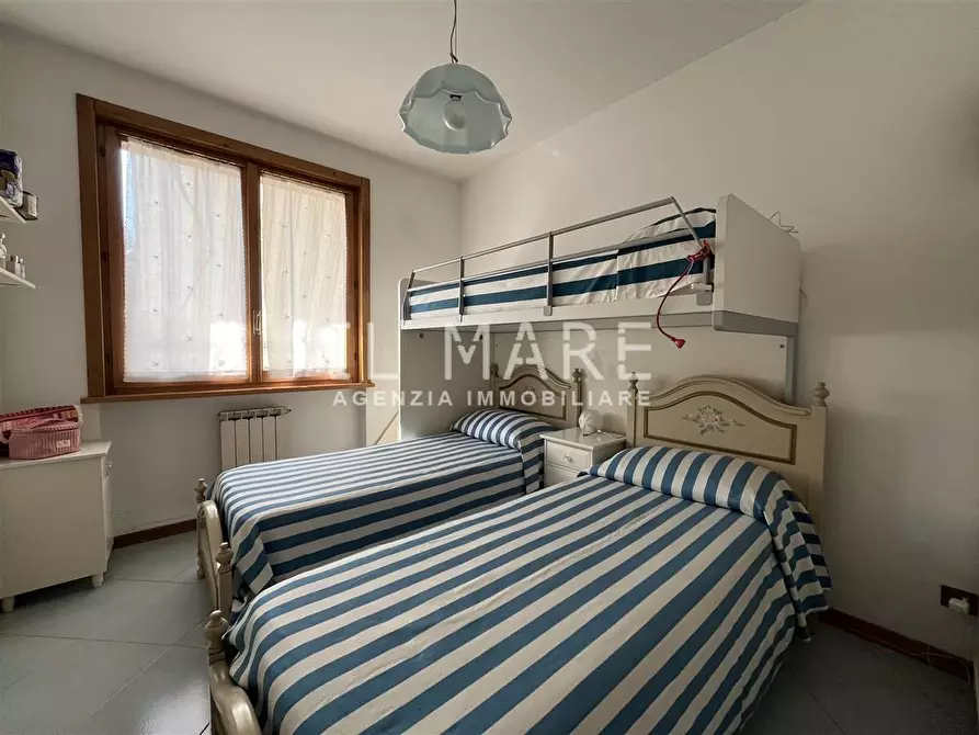 Immagine 9 di Appartamento in vendita  a Massa