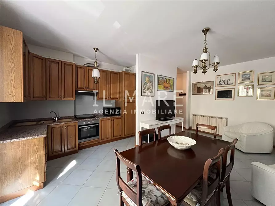 Immagine 6 di Appartamento in vendita  a Massa