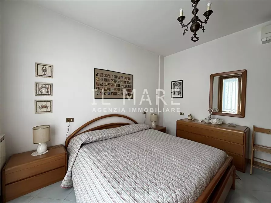 Immagine 11 di Appartamento in vendita  a Massa