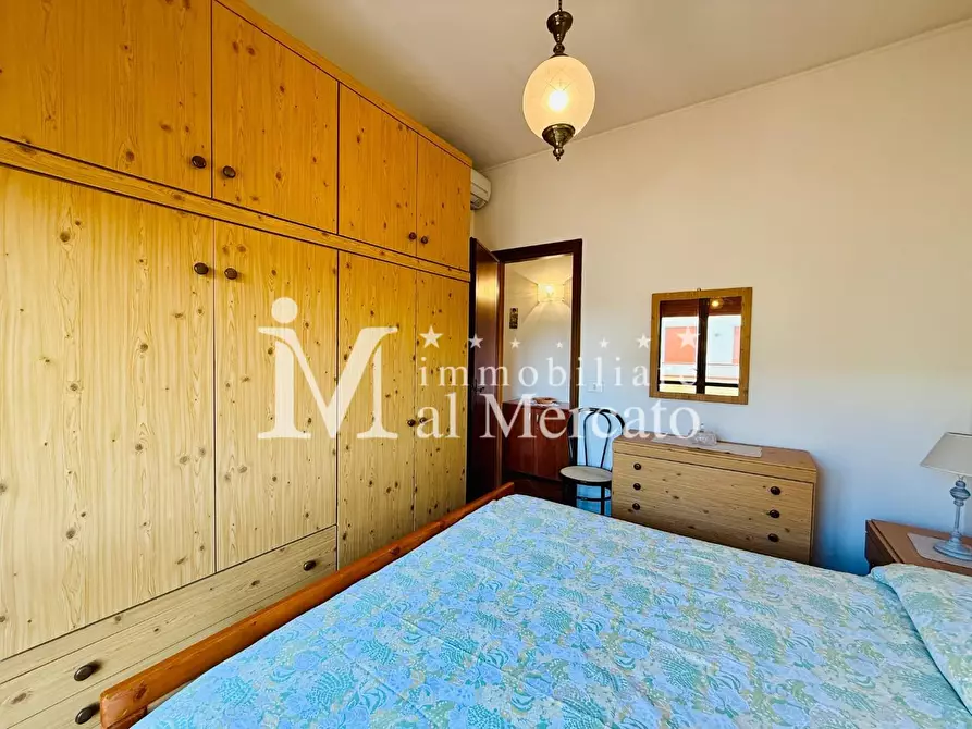 Immagine 13 di Appartamento in vendita  a Viareggio