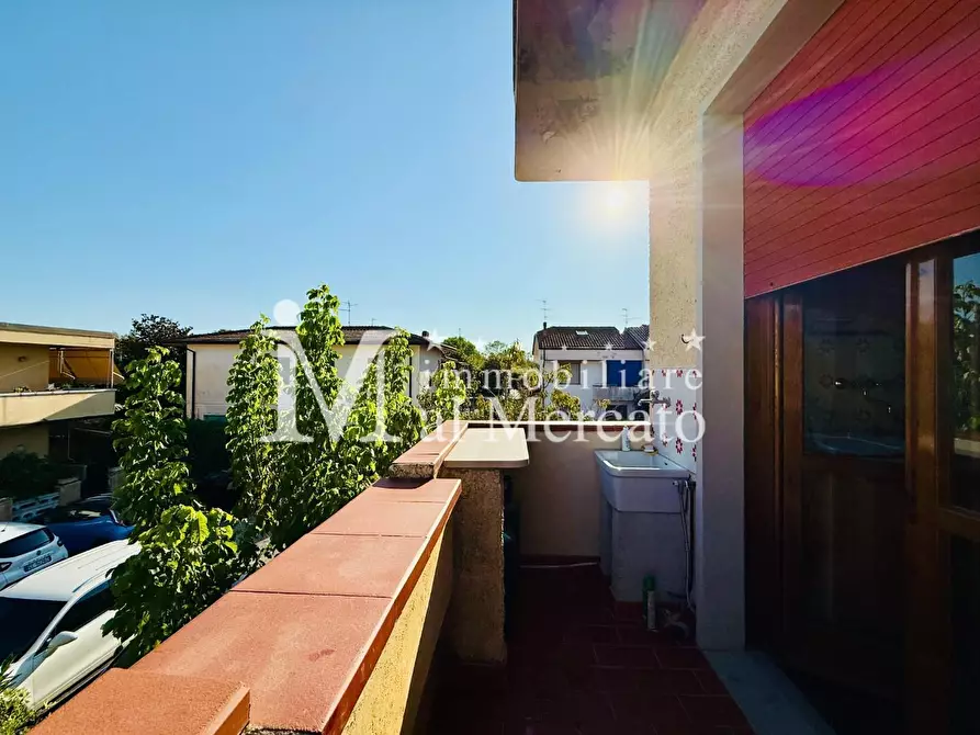 Immagine 11 di Appartamento in vendita  a Viareggio