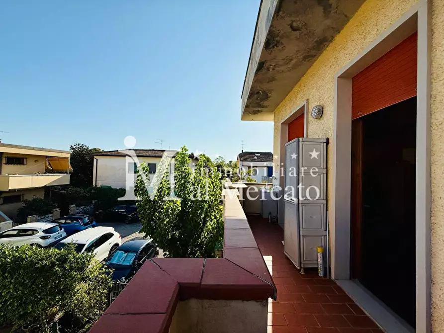 Immagine 9 di Appartamento in vendita  a Viareggio