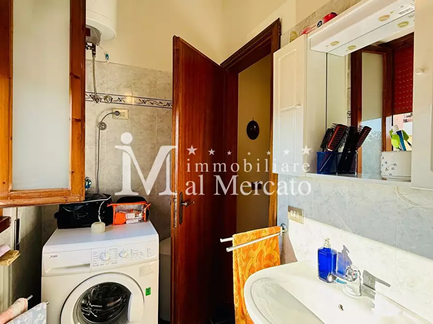 Immagine 24 di Appartamento in vendita  a Viareggio