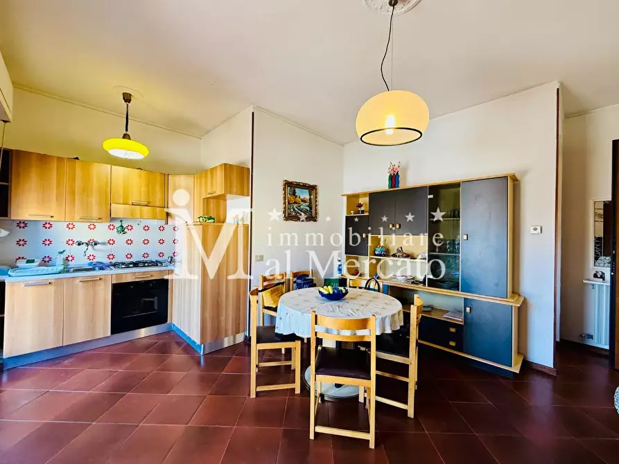 Immagine 7 di Appartamento in vendita  a Viareggio